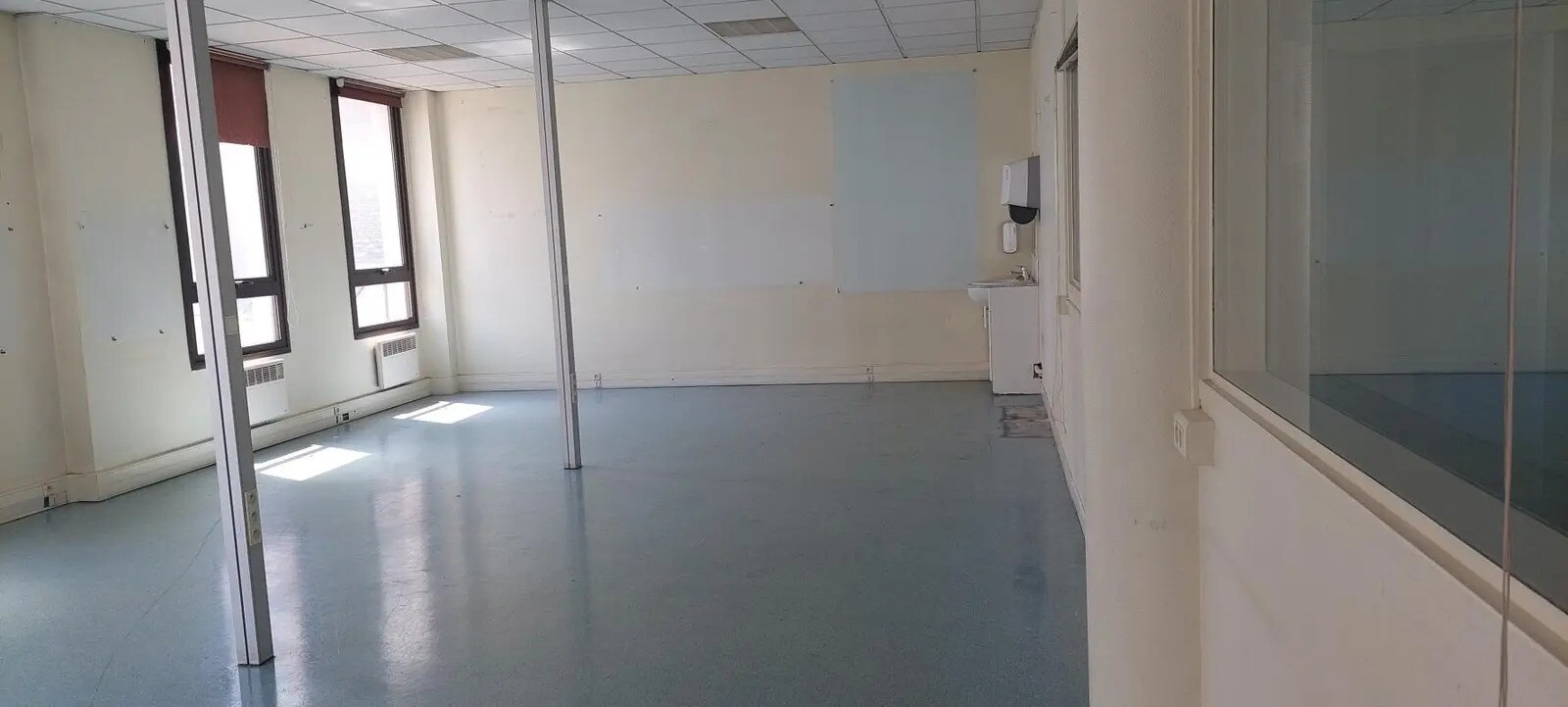 Rue Du Faubourg Saint-Martin, Paris à louer Photo intérieure– Image 1 sur 6