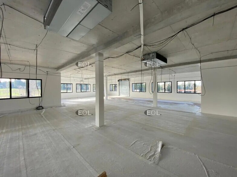 Bureau dans Éguilles à louer - Photo de l’immeuble – Image 2 sur 17