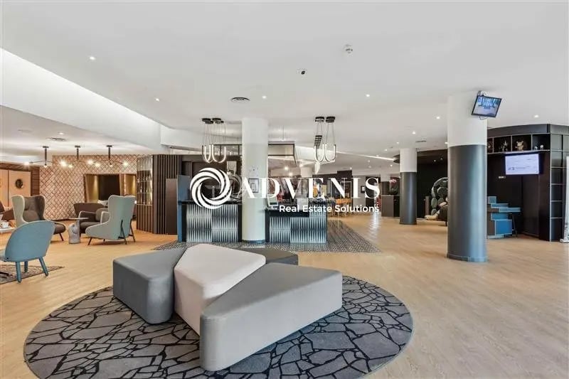 Bureau dans Noisy-le-Grand à louer - Photo de l’immeuble – Image 3 sur 9