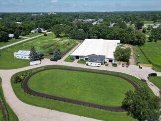 Plus de détails pour 136 Ferdinand St, Neenah, WI - Sports et loisirs à vendre