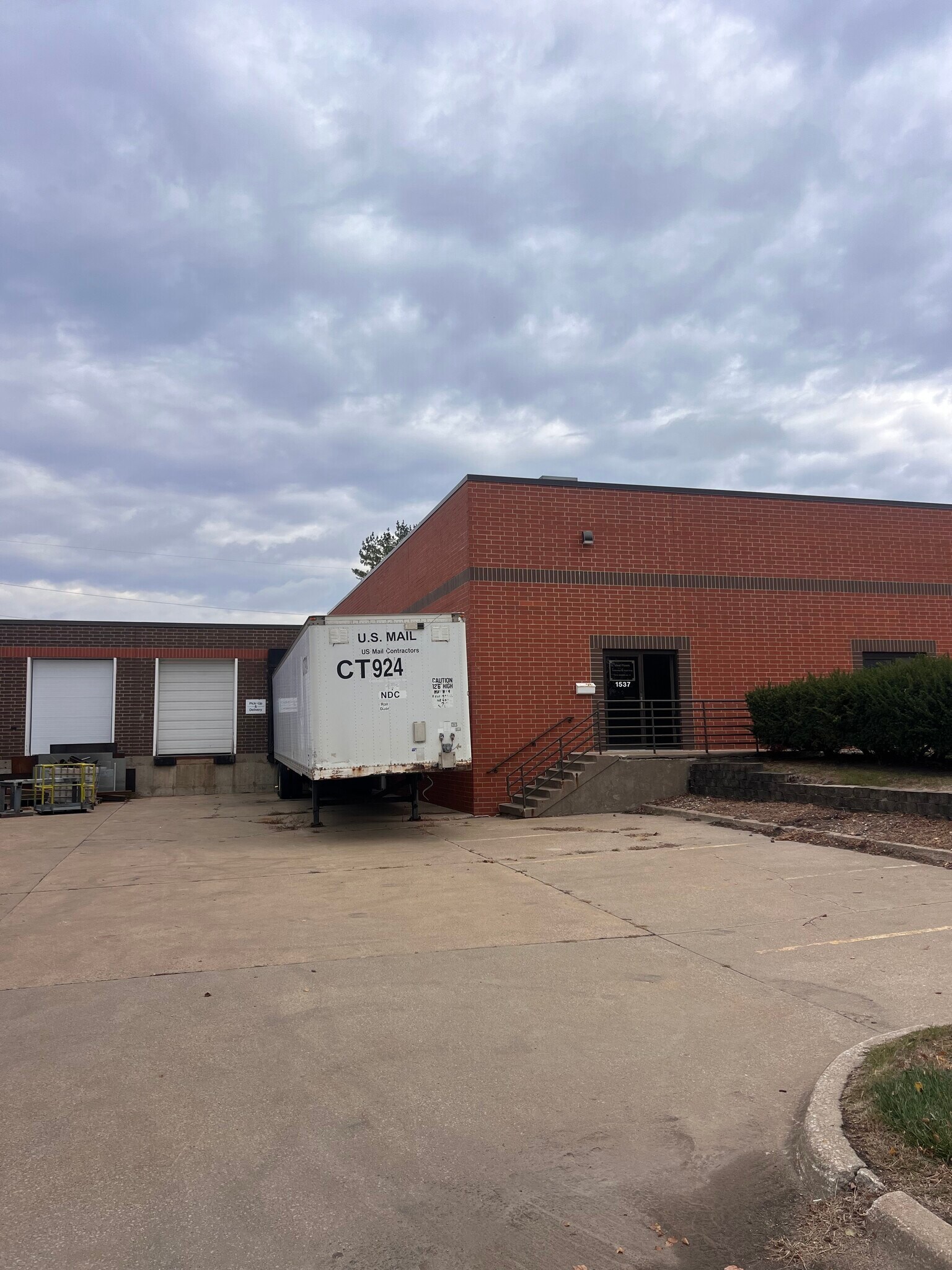 1537 Vermont St, Des Moines, IA à louer Photo de l’immeuble– Image 1 sur 6