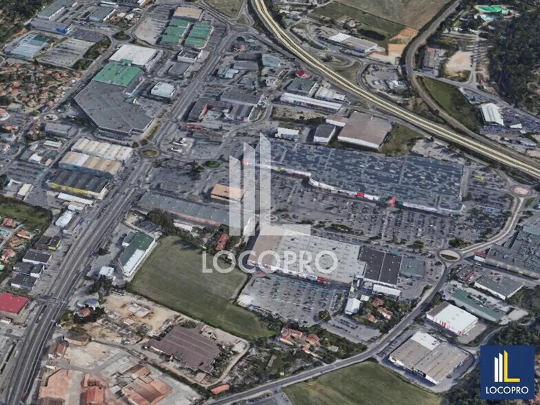 Local commercial dans Les Pennes-Mirabeau à louer - Photo de l’immeuble – Image 3 sur 5