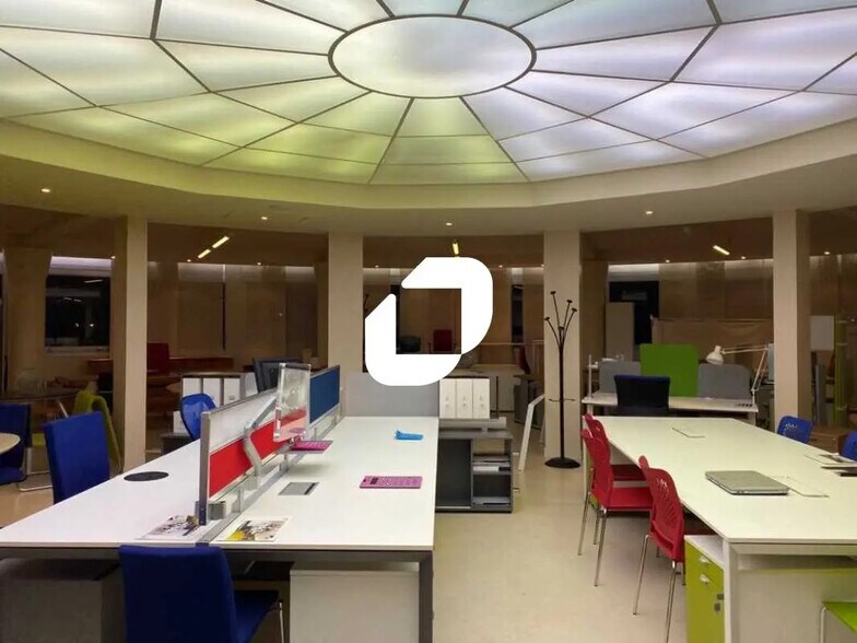 Bureau dans Pontoise à vendre - Photo de l’immeuble – Image 3 sur 7