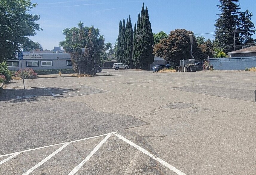 481 S Bascom Ave, San Jose, CA à vendre - Photo de l’immeuble – Image 3 sur 6