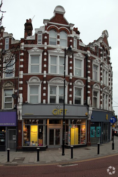 14 Topsfield Para, Londres à louer - Photo de l’immeuble – Image 3 sur 8