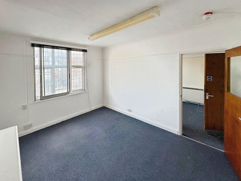 40 Station Appr, Hayes à louer - Photo intérieure – Image 3 sur 6