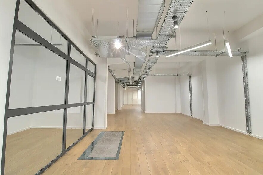 40 Rue De Paradis, Paris à vendre - Photo de l’immeuble – Image 2 sur 5