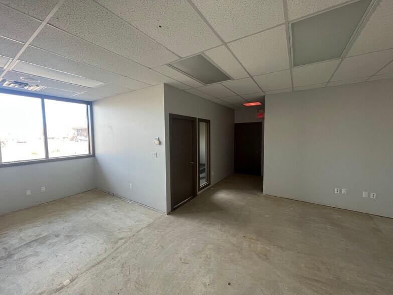 105 S Railway Av, Drumheller, AB à vendre - Photo intérieure – Image 3 sur 13