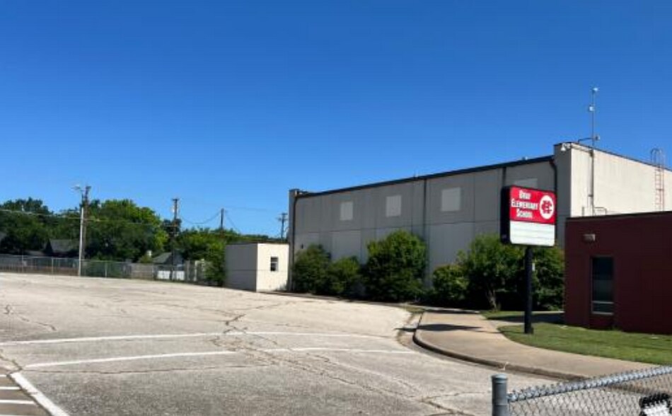 700 Bennett St, Cedar Hill, TX à vendre - Photo de l’immeuble – Image 3 sur 13