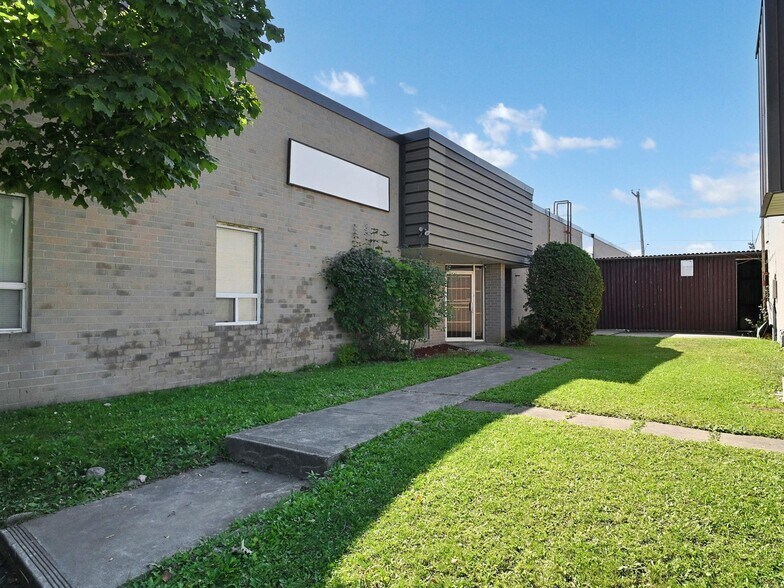 1291 Matheson Blvd E, Mississauga, ON à vendre - Photo de l’immeuble – Image 2 sur 14