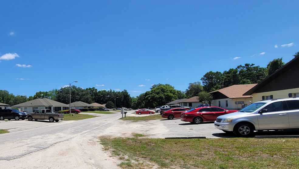 1836 SW 109th Pl, Ocala, FL à vendre - Photo de l’immeuble – Image 2 sur 19