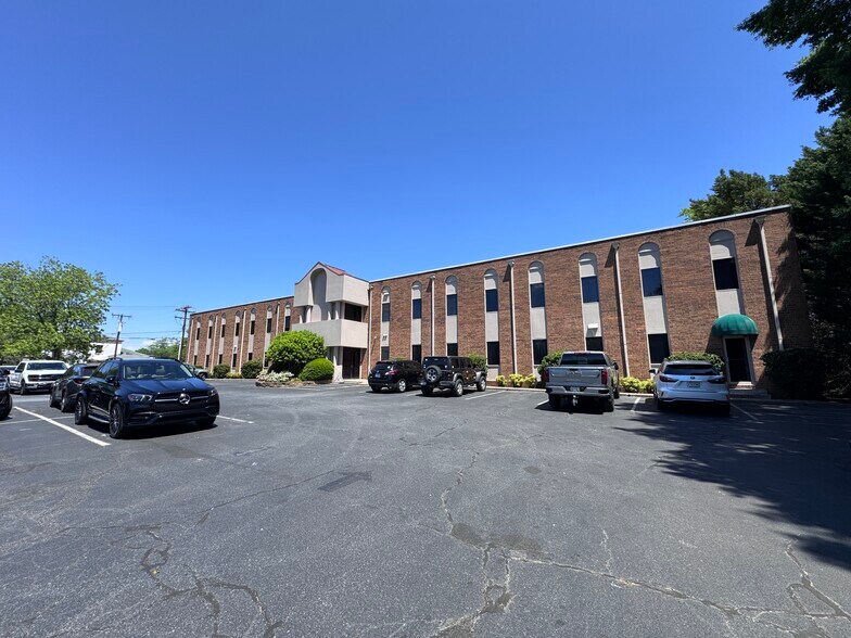 2315 N Main St, Anderson, SC à louer - Photo de l’immeuble – Image 2 sur 10