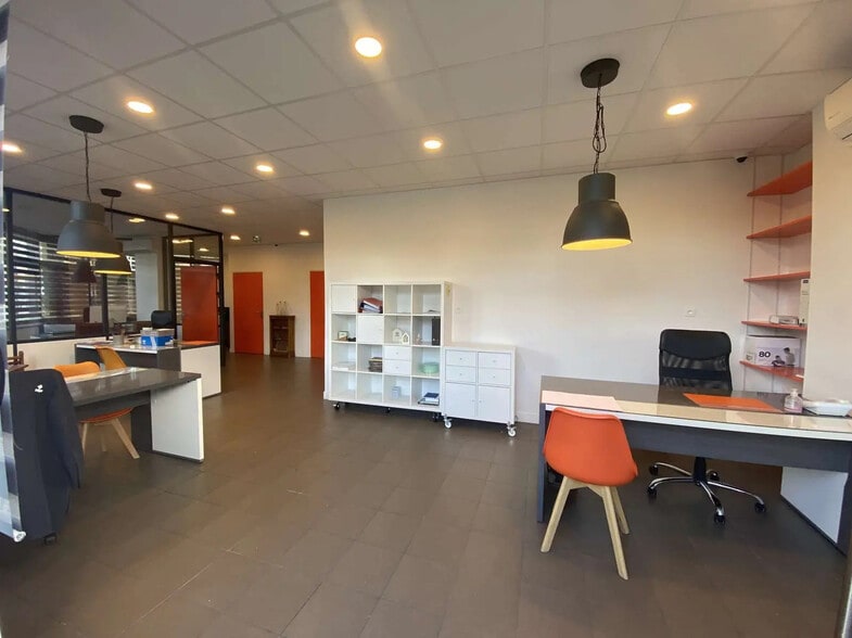 Local commercial dans Rosny-sous-Bois à louer - Photo intérieure – Image 2 sur 8