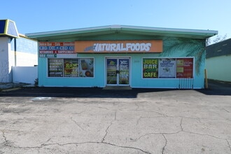 2418 US Highway 19, Holiday, FL à louer Photo intérieure– Image 2 sur 33