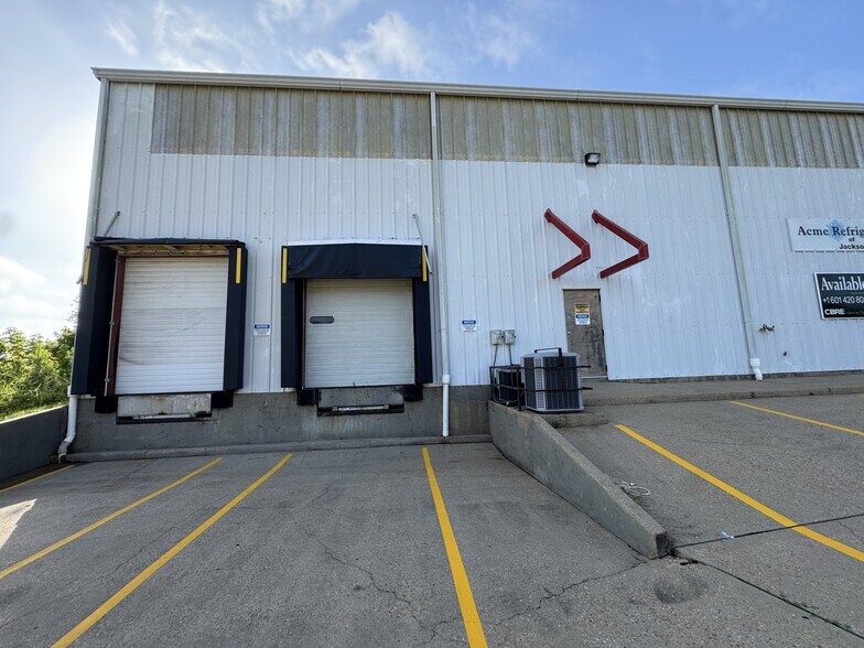 160 Industrial Dr, Jackson, MS à louer - Photo de l’immeuble – Image 3 sur 12