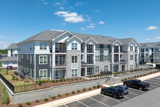 Plus de détails pour 400 Alex Ridge Dr, Fuquay Varina, NC - Local commercial à louer