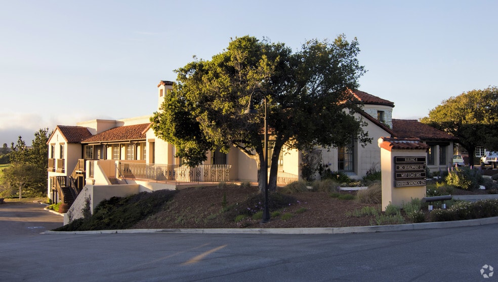 10 Harris Ct, Monterey, CA à vendre - Photo principale – Image 1 sur 31