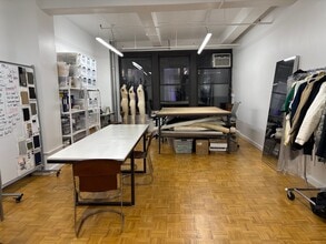 262 W 38th St, New York, NY à louer Photo de l’immeuble– Image 1 sur 1