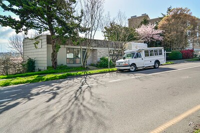 2112 Thorndyke Ave W, Seattle, WA à louer - Photo de l’immeuble – Image 3 sur 16