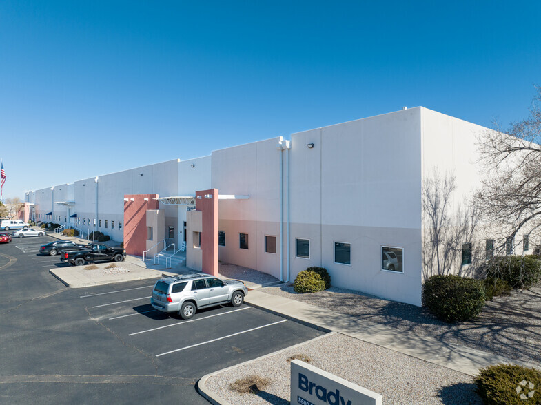 8600 San Mateo Blvd NE, Albuquerque, NM à louer - Photo principale – Image 1 sur 4