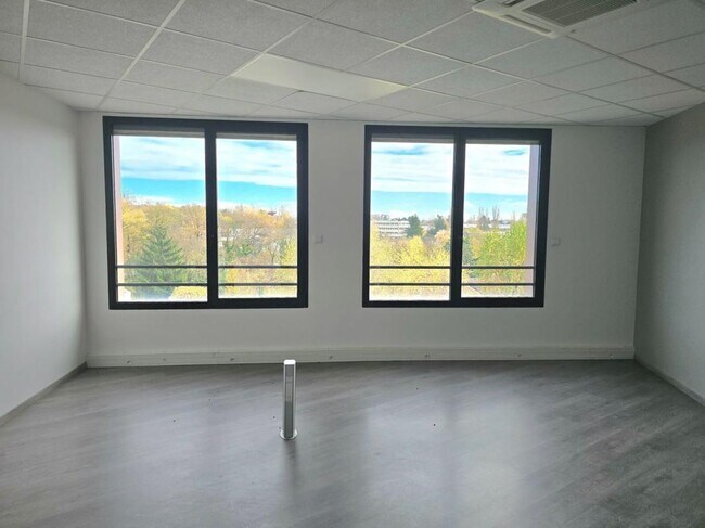 Plus de détails pour 35 Chemin Des Aulnes, Dardilly - Bureau à vendre