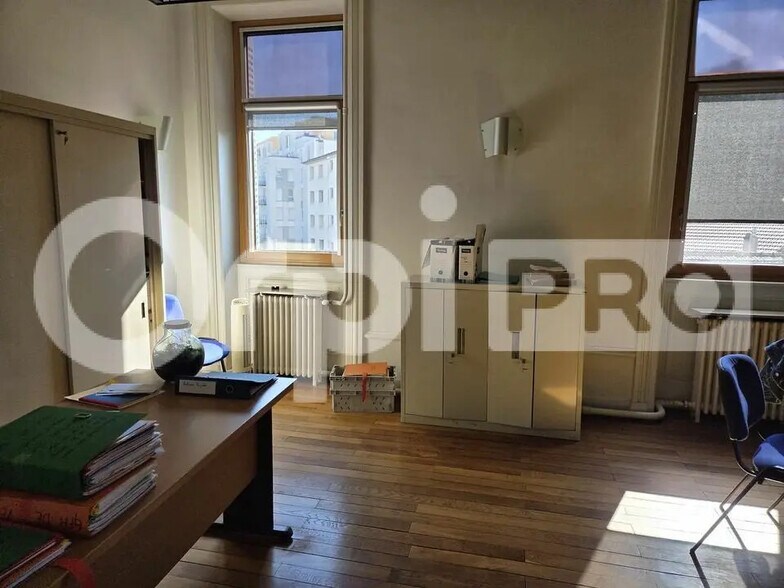 Bureau dans Villefranche-sur-Saône à louer - Photo de l’immeuble – Image 1 sur 8