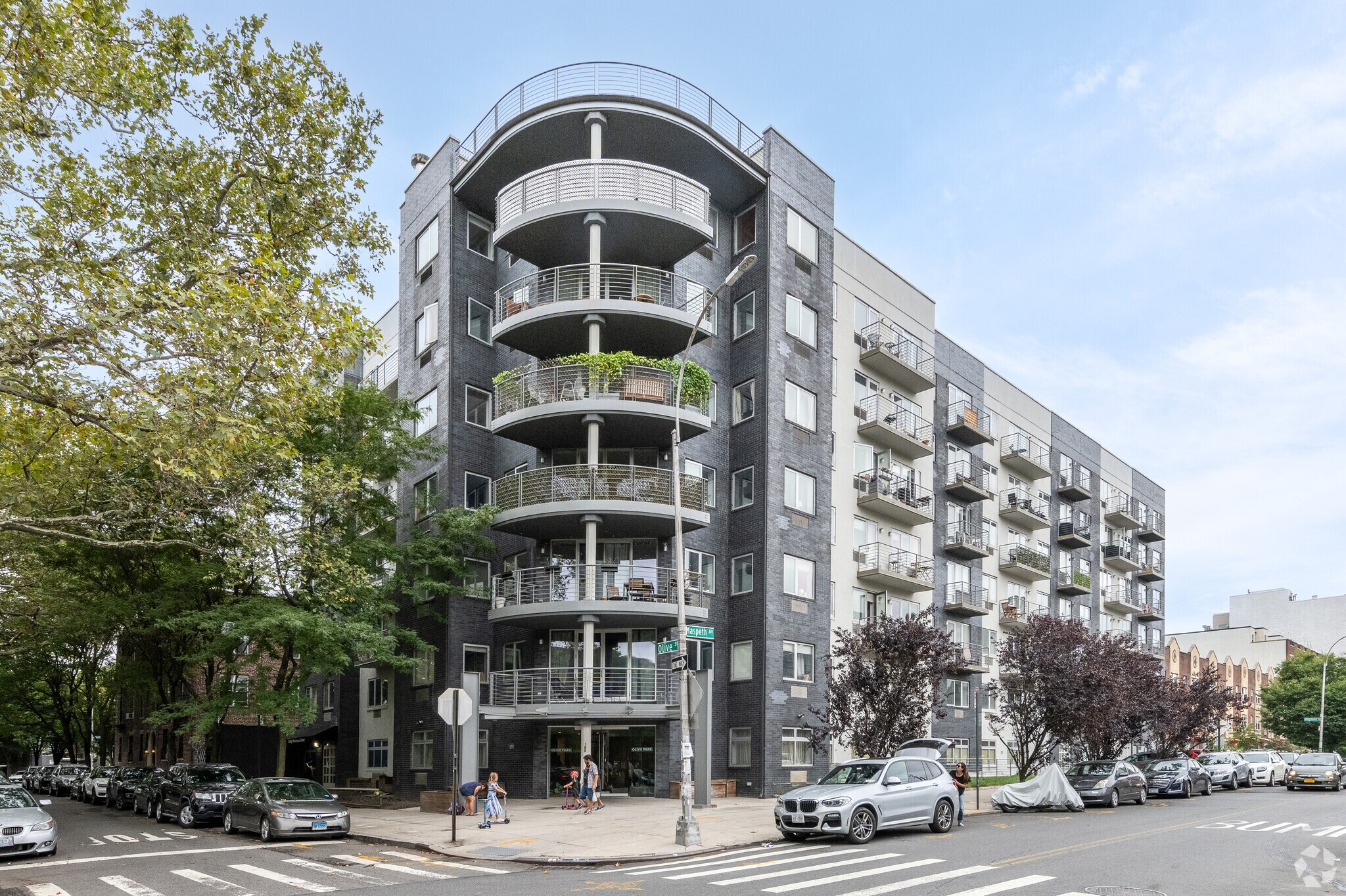 100 Maspeth Ave, Brooklyn, NY à louer Photo principale– Image 1 sur 5