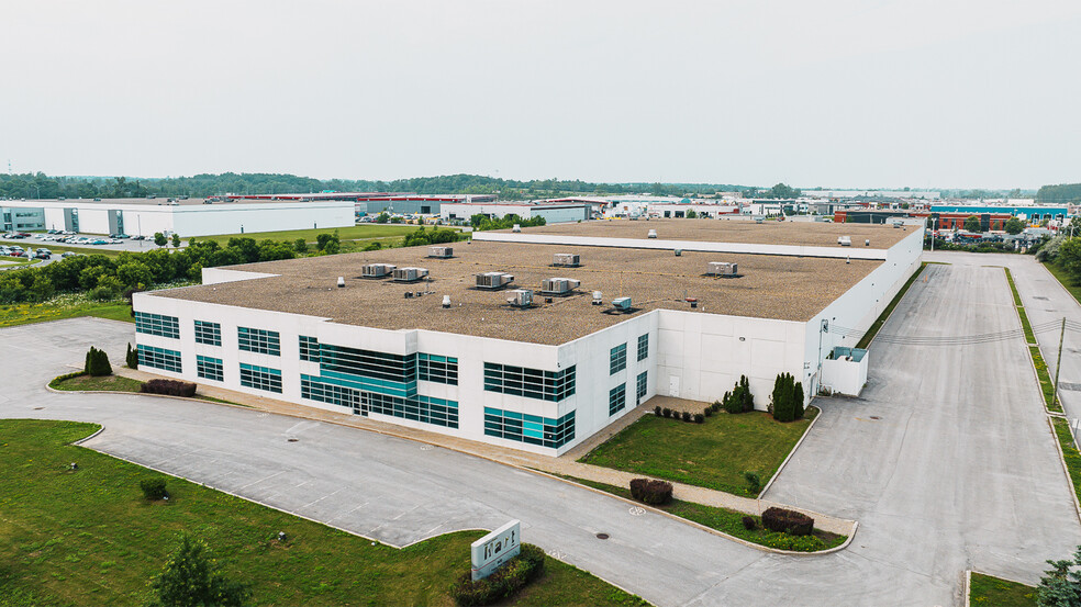900 Pl Paul-Kane, Laval, QC à louer - Photo de l’immeuble – Image 1 sur 9