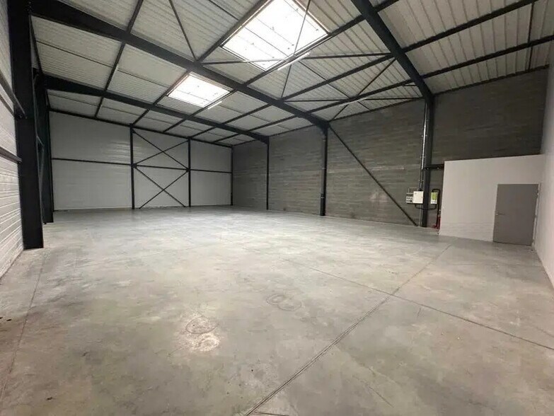 150B Rue Ampère, Genay à louer - Photo intérieure – Image 2 sur 10
