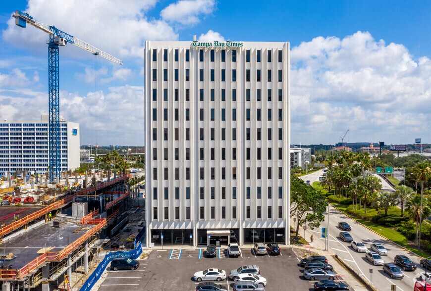 1000 N Ashley Dr, Tampa, FL à louer - Photo de l’immeuble – Image 3 sur 19