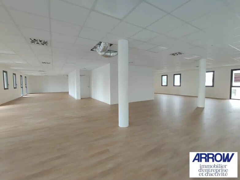 Bureau dans HAUTE-GOULAINE à louer - Photo de l’immeuble – Image 1 sur 5
