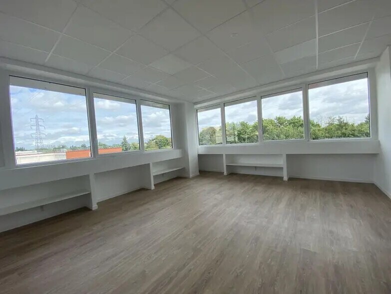 Bureau dans Rosny-sous-Bois à louer - Photo intérieure – Image 2 sur 13