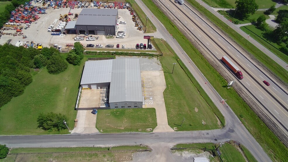 14555 Hwy 75, Van Alstyne, TX à louer - Photo de l’immeuble – Image 3 sur 17