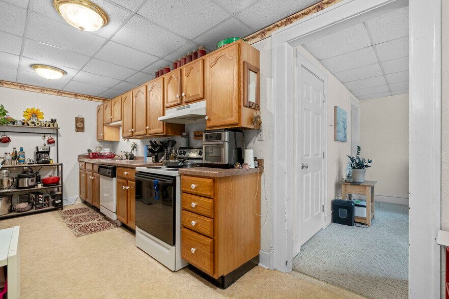 205 Declark St, Beaver Dam, WI à vendre - Photo intérieure – Image 3 sur 49