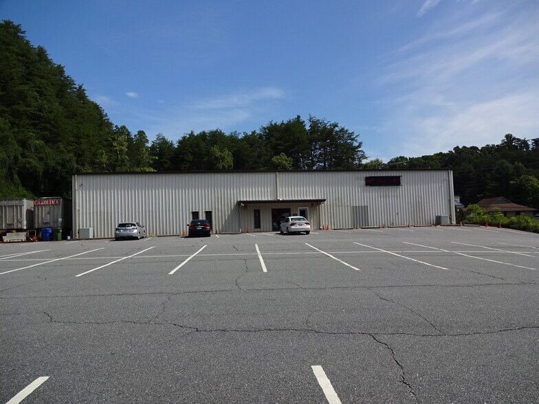 320 Oak St, Spindale, NC à vendre - Photo de l’immeuble – Image 2 sur 5
