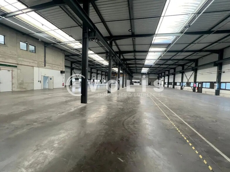 Bureau dans Saint-Priest à louer - Photo intérieure – Image 3 sur 12