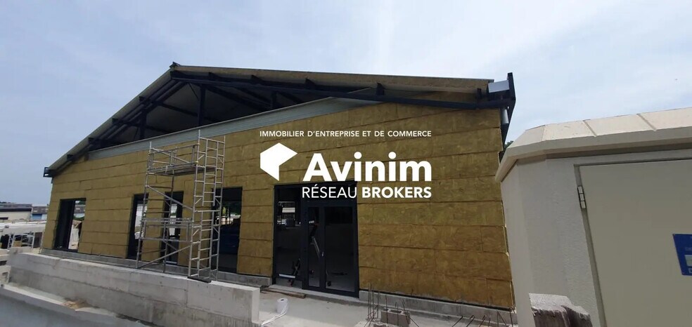 Local commercial dans Avon à louer - Photo de l’immeuble – Image 3 sur 5