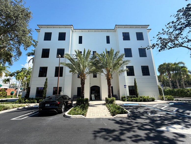 55 NE 5th Ave, Delray Beach, FL à louer - Photo de l’immeuble – Image 1 sur 15