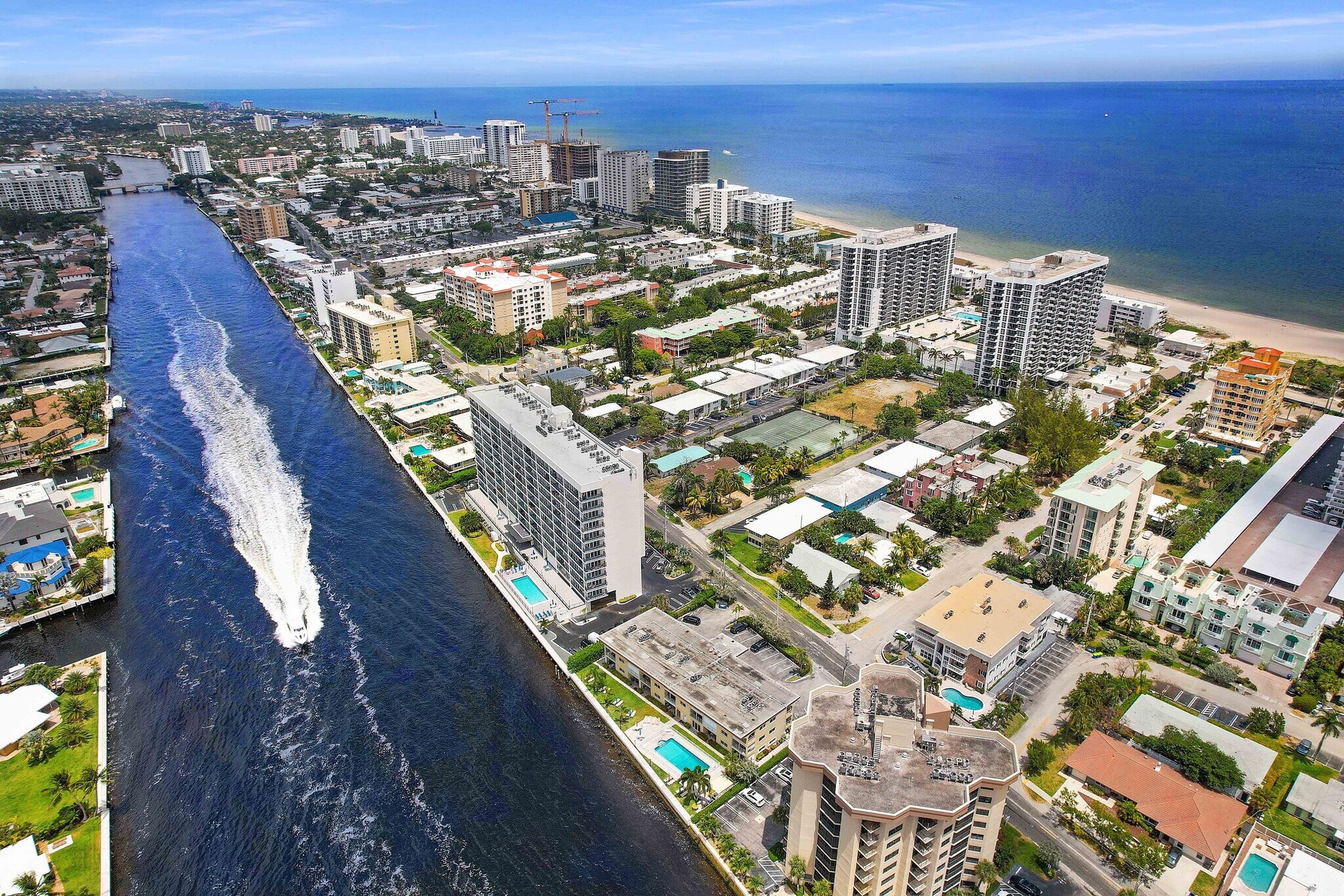 518 N Riverside Dr, Pompano Beach, FL à vendre Photo principale– Image 1 sur 12