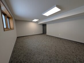 5891 Cedar Lake Rd, Saint Louis Park, MN à louer Photo intérieure– Image 2 sur 3