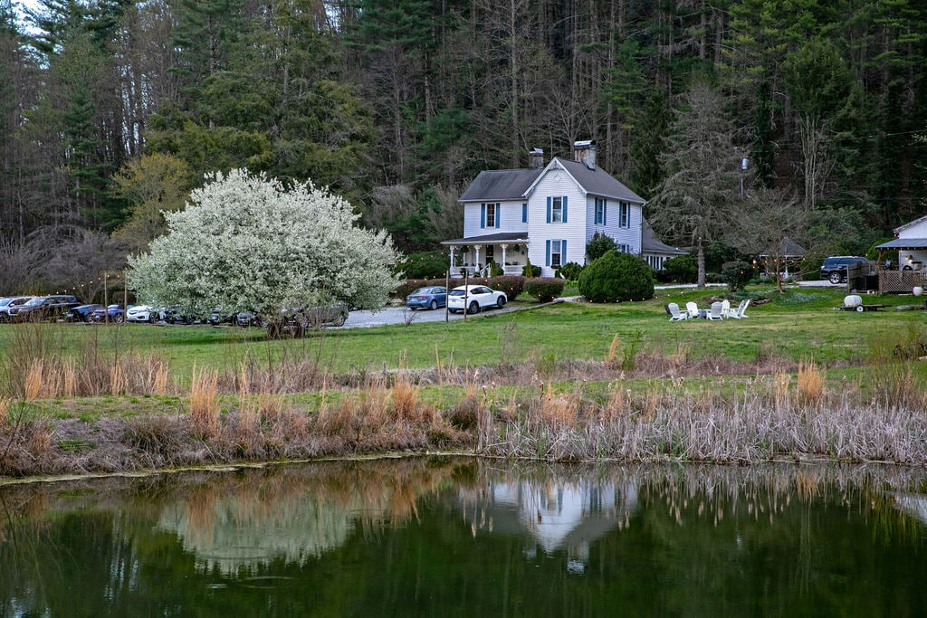 151 Everett Rd, Pisgah Forest, NC à vendre Photo principale– Image 1 sur 14