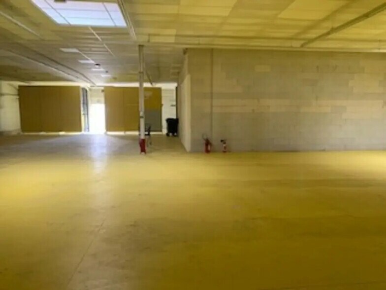 Local commercial dans Orange à louer - Photo intérieure – Image 3 sur 7