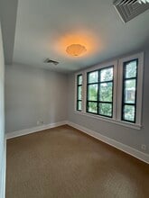 28 Hasell St, Charleston, SC à louer Photo intérieure– Image 2 sur 3