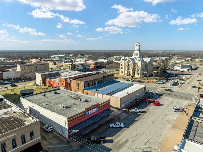 110 E Franklin St, Hillsboro, TX à vendre - Photo de l’immeuble – Image 3 sur 52