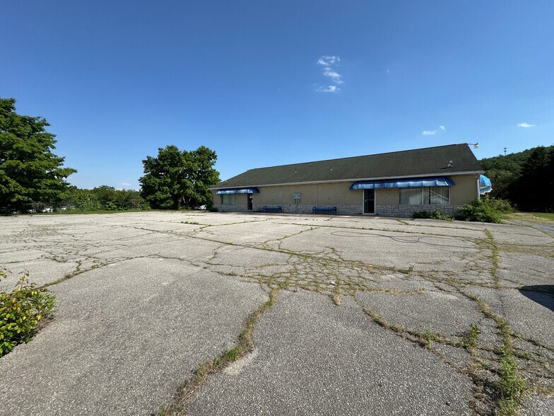 1570 Robinhood Dr, Etters, PA à louer - Photo de l’immeuble – Image 2 sur 2