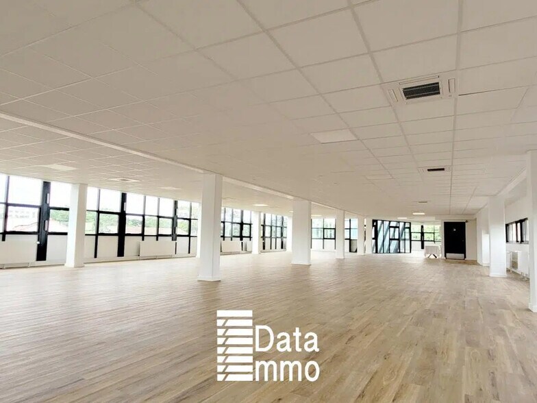 Bureau dans Champigny-sur-Marne à louer - Photo de l’immeuble – Image 1 sur 10