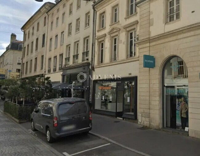 Plus de détails pour Local commercial à louer