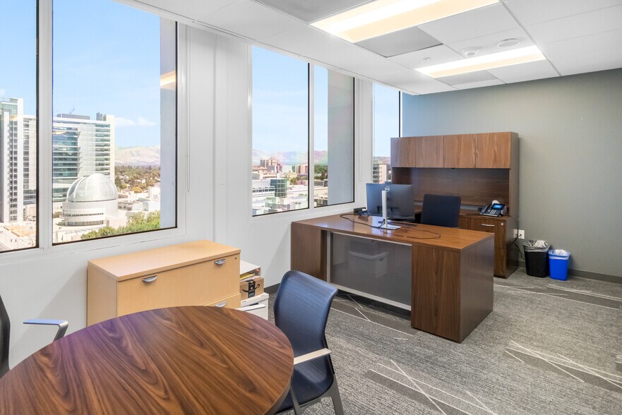 75 E Santa Clara St, San Jose, CA à louer - Photo de l’immeuble – Image 2 sur 55