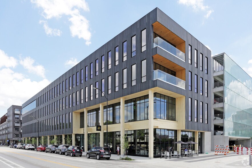 111 E Grand Ave, Des Moines, IA à louer - Photo principale – Image 1 sur 9