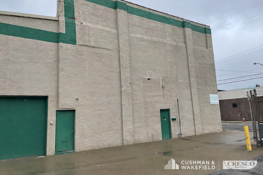 1200 E 49th St, Cleveland, OH à vendre - Photo de l’immeuble – Image 2 sur 9
